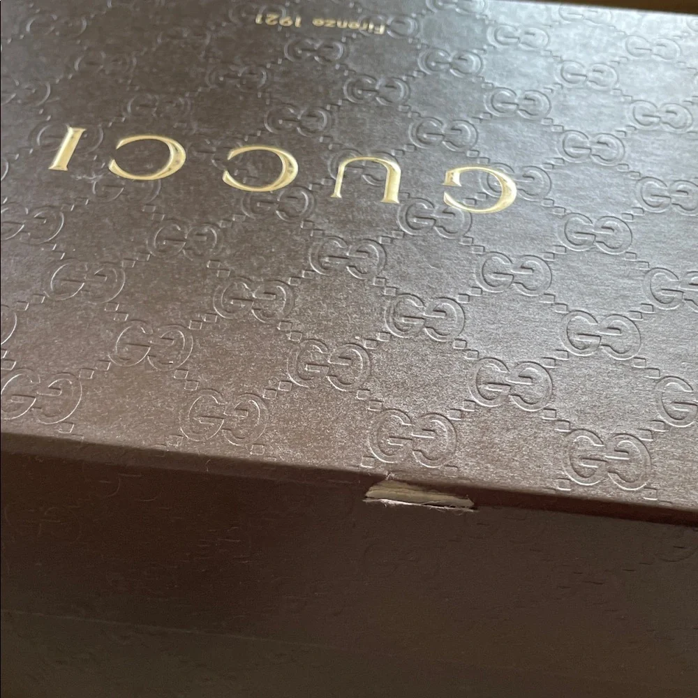 Gucci Chocolate Brown Embossed Box - Picture 2 of 3
